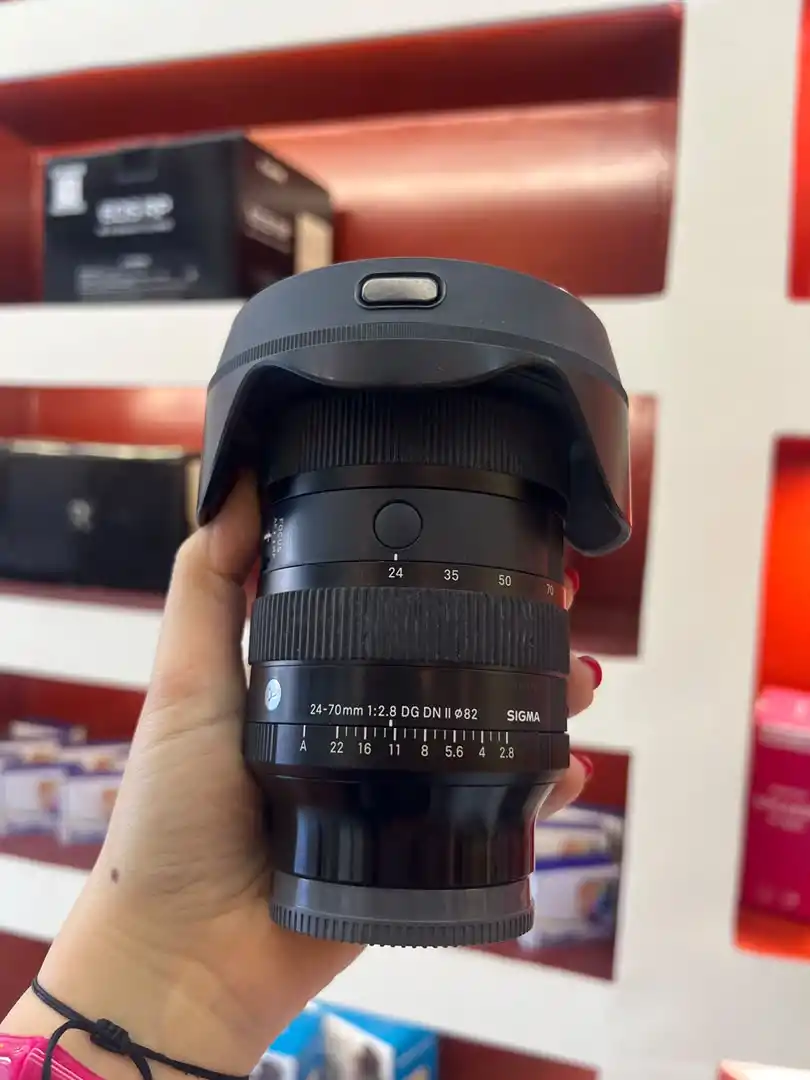 لنز حرفه‌ای سیگما برای سونی | Sigma 24-70mm f2.8 ii دست دو
